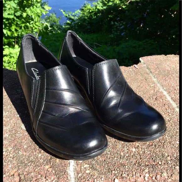 Clarks Shoes Black Slip On Size 7M - Picture 8 of 8